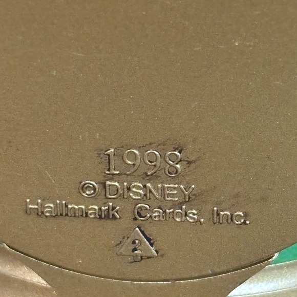 Hallmark Keepsake Ornament 1998 Walt Disney's Snow White Enchanted Memories - Picture 8 of 9